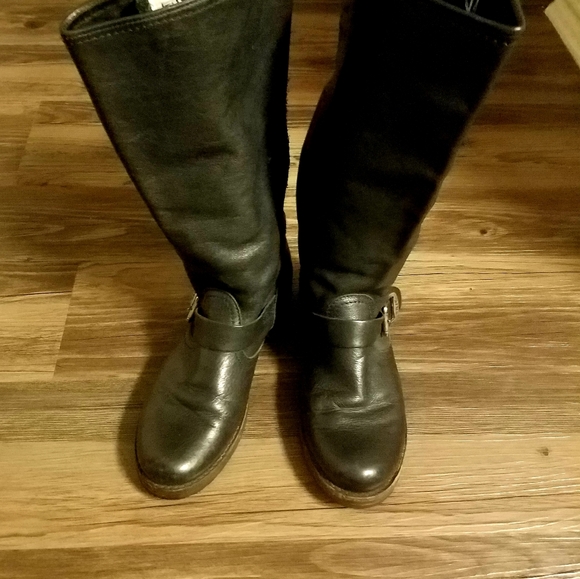 FRYE BOOTS - Picture 2 of 3